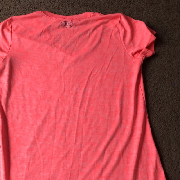 Under Armour V-neck Shirt - Picture 2 of 2